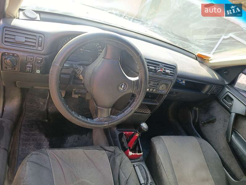 Седан Opel Vectra 1991 в Томашполе фото 7 Седан Opel Vectra 1991 в Томашполе