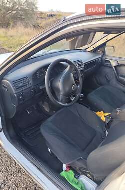 Седан Opel Vectra 1989 в  фото 4 Седан Opel Vectra 1989 в