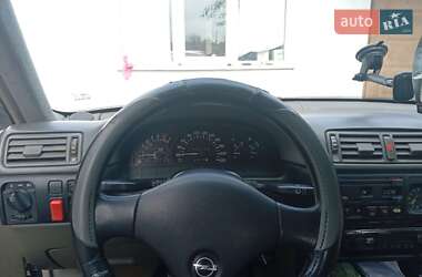Седан Opel Vectra 1990 в  фото 6 Седан Opel Vectra 1990 в
