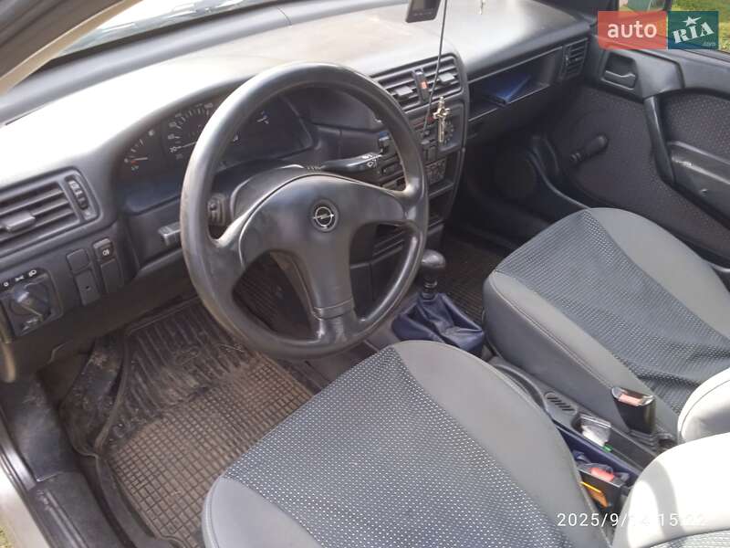 Седан Opel Vectra 1993 в Львове фото 2 Седан Opel Vectra 1993 в Львове