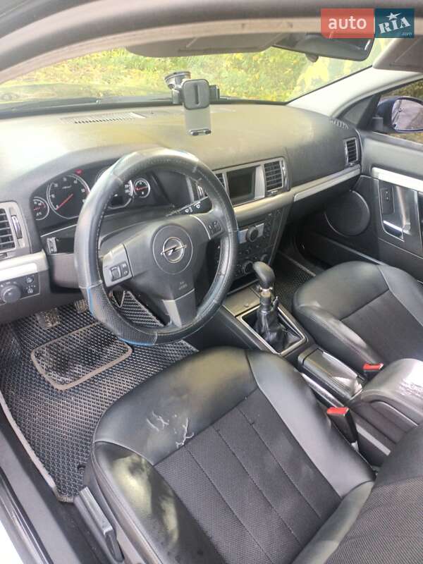 Седан Opel Vectra 2007 в Дубні