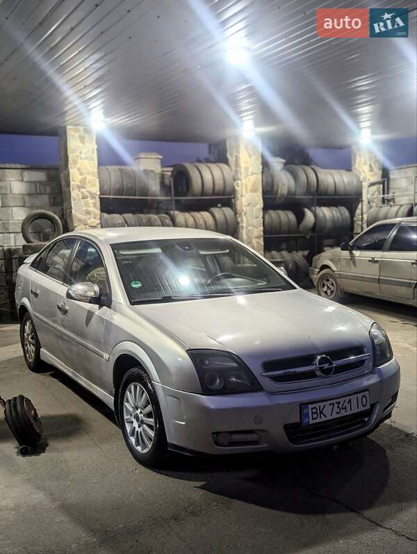 Лифтбек Opel Vectra 2004 в Ровно