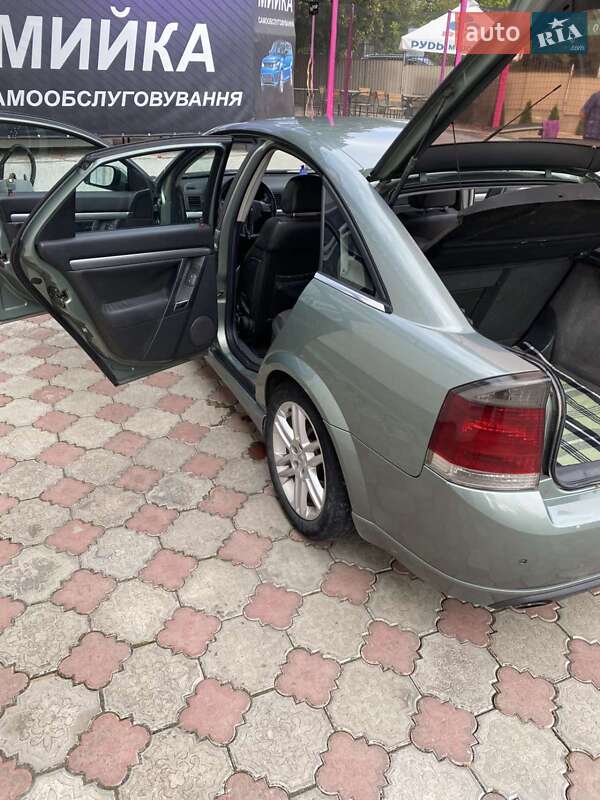 Лифтбек Opel Vectra 2003 в Каменец-Подольском