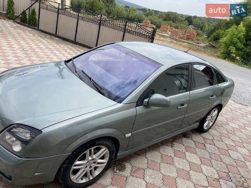 Лифтбек Opel Vectra 2003 в Каменец-Подольском