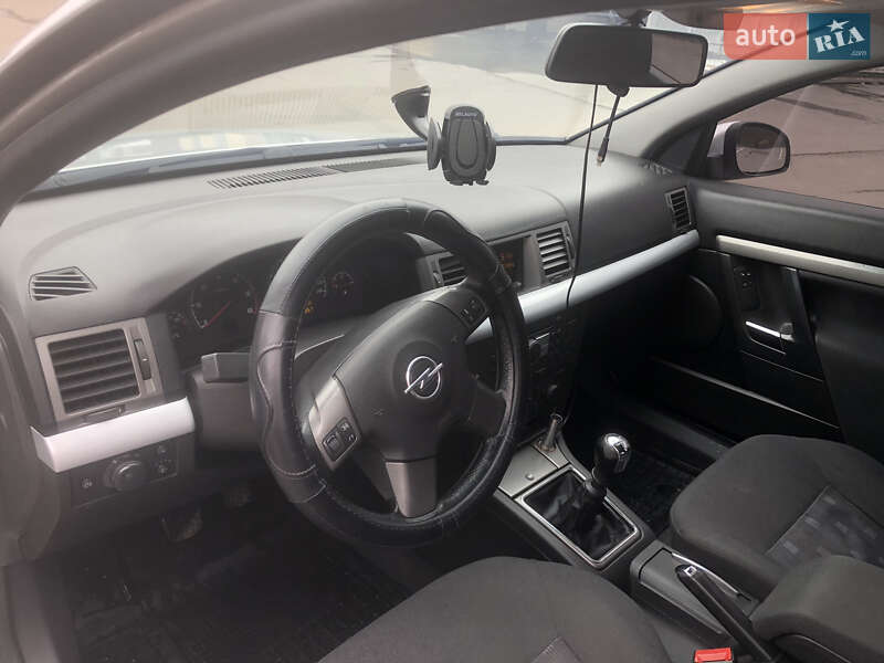 Седан Opel Vectra 2005 в Виннице