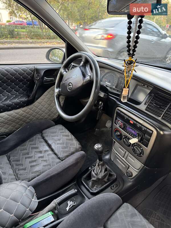 Лифтбек Opel Vectra 1999 в Николаеве фото 6 Лифтбек Opel Vectra 1999 в Николаеве