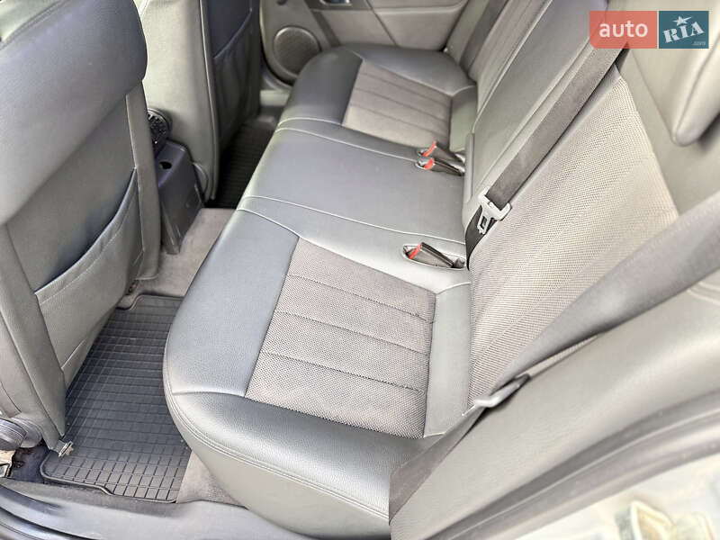 Седан Opel Vectra 2007 в Днепре