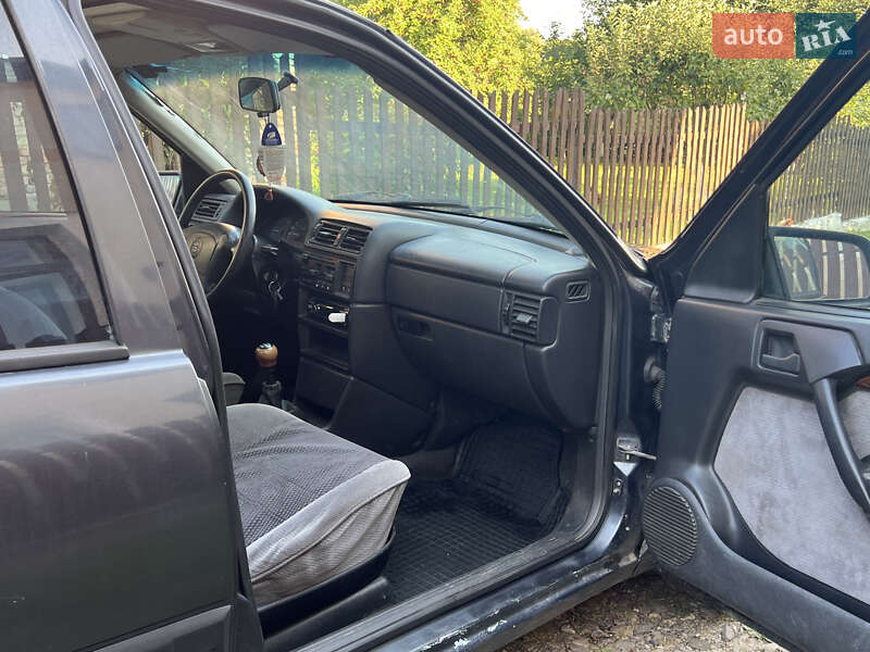 Седан Opel Vectra 1994 в Каменке-Бугской