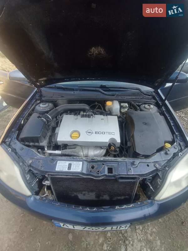Седан Opel Vectra 2002 в Івано-Франківську