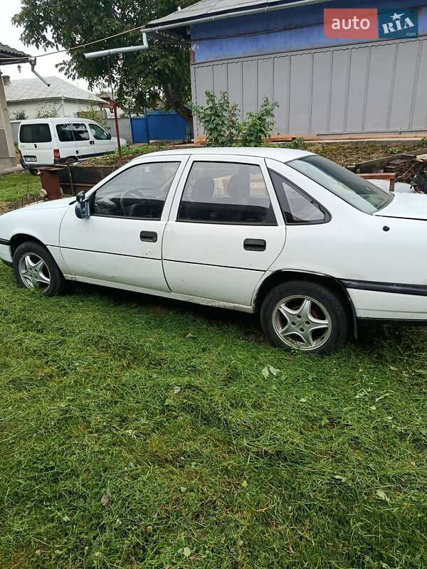 Седан Opel Vectra 1992 в Гвіздці