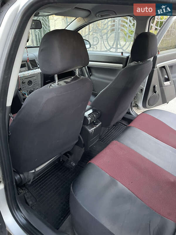 Седан Opel Vectra 2003 в Львове