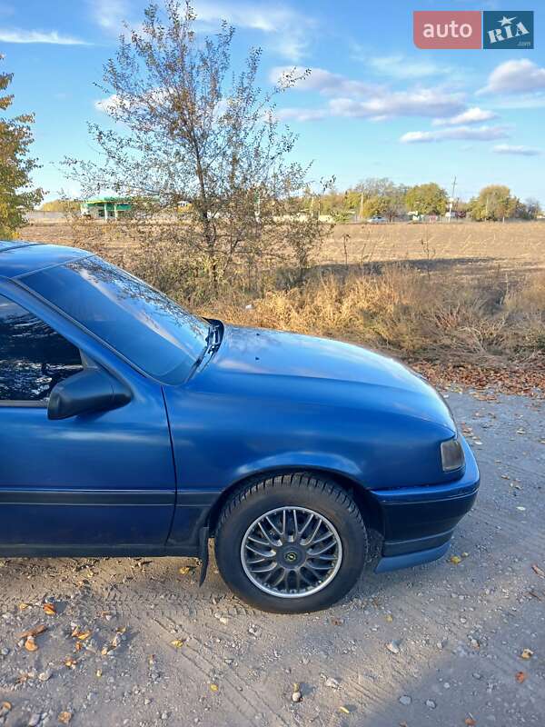 Седан Opel Vectra 1991 в Днепре
