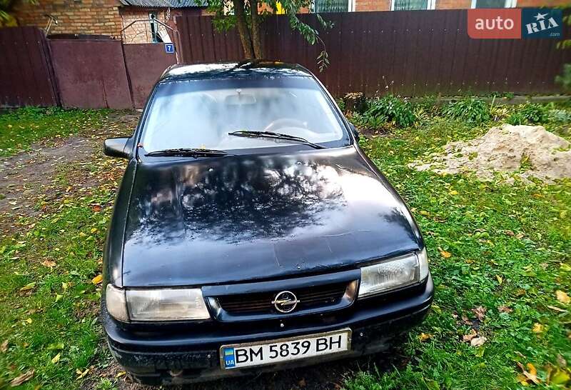 Седан Opel Vectra 1989 в Ромнах