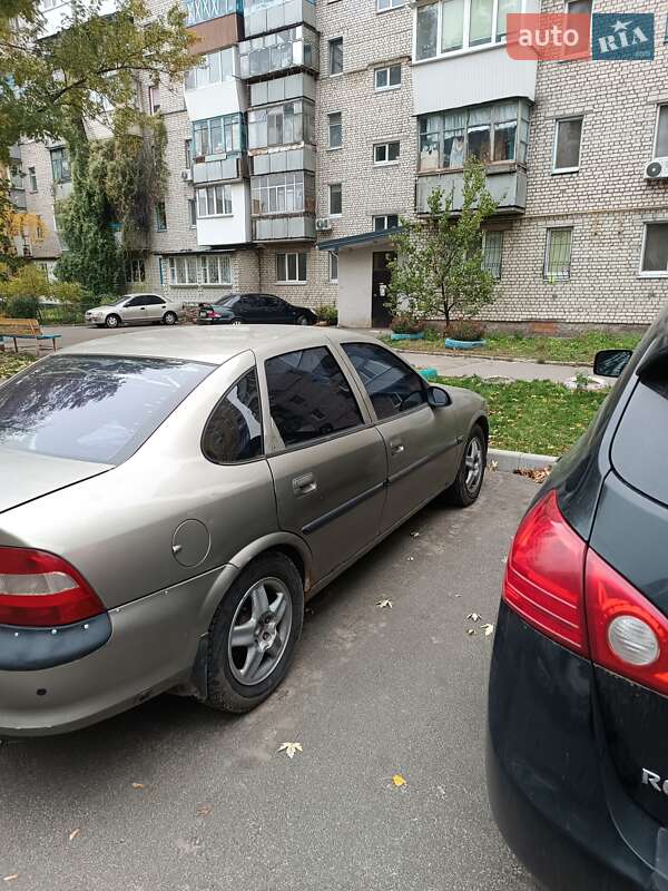 Седан Opel Vectra 1998 в Борисполе