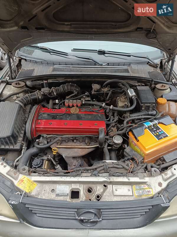 Седан Opel Vectra 1998 в Борисполе