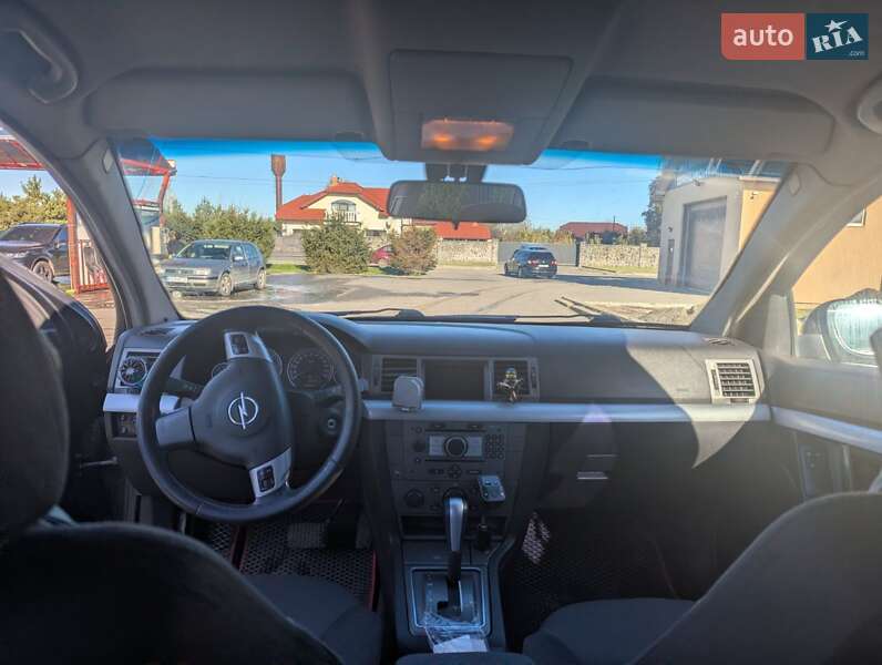 Универсал Opel Vectra 2005 в Городке