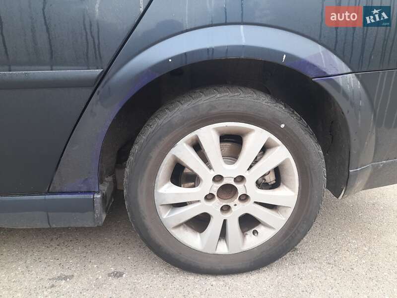 Седан Opel Vectra 2002 в Киеве