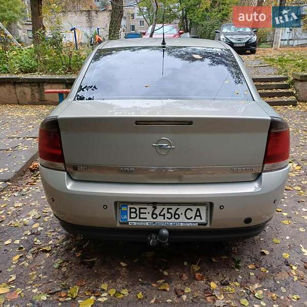 Седан Opel Vectra 2005 в Миколаєві