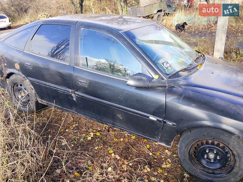 Лифтбек Opel Vectra 2000 в Александровке (Краматорского района) фото 3 Лифтбек Opel Vectra 2000 в Александровке (Краматорского района)