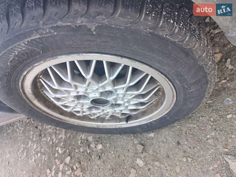 Седан Opel Vectra 1989 в Полтаві