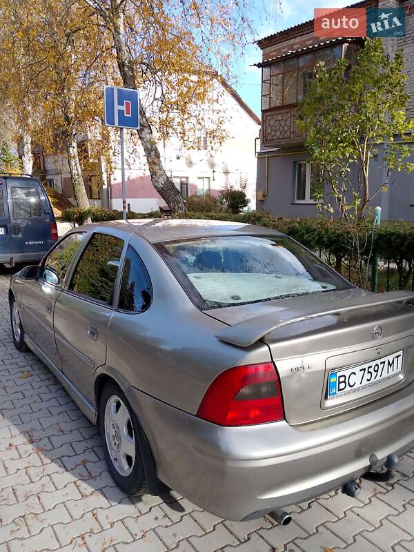 Седан Opel Vectra 1999 в Сокале