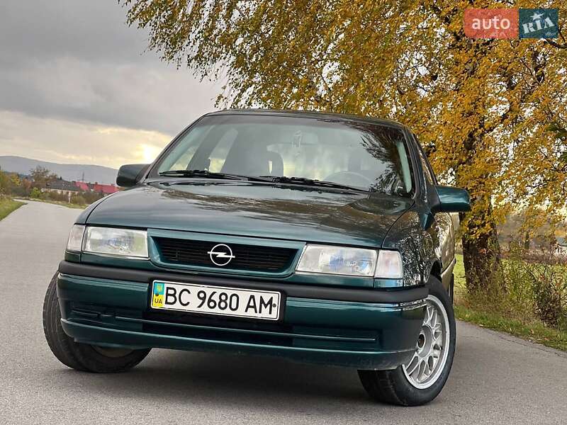 Ліфтбек Opel Vectra 1995 в Дрогобичі фото 3 Ліфтбек Opel Vectra 1995 в Дрогобичі