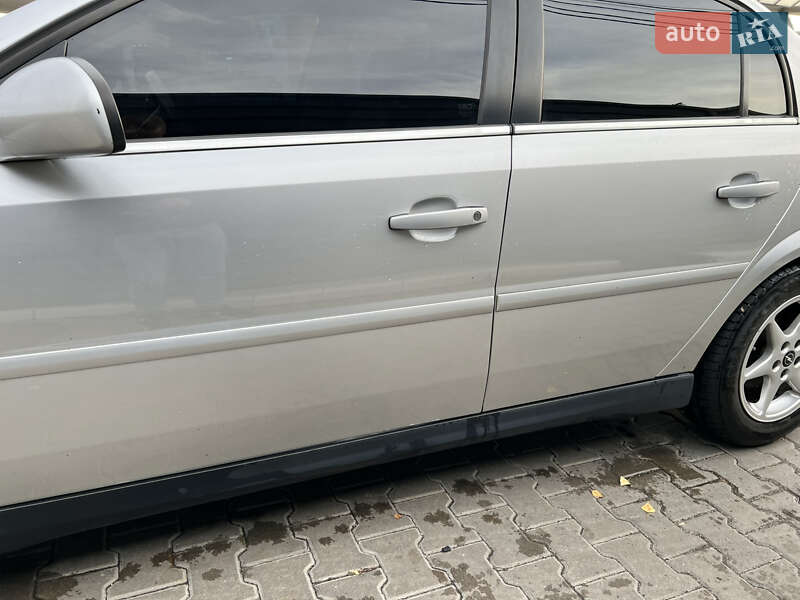 Седан Opel Vectra 2004 в Вишневому фото 5 Седан Opel Vectra 2004 в Вишневому