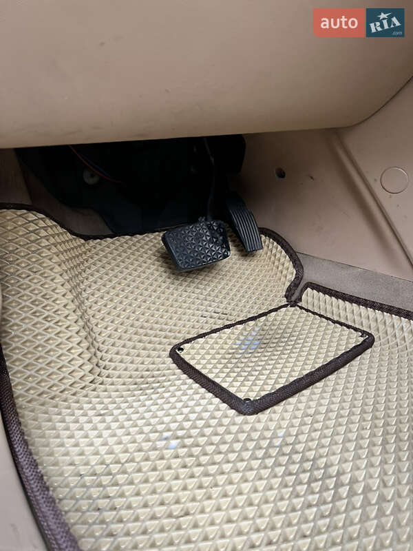 Седан Opel Vectra 2004 в Вишневому фото 23 Седан Opel Vectra 2004 в Вишневому