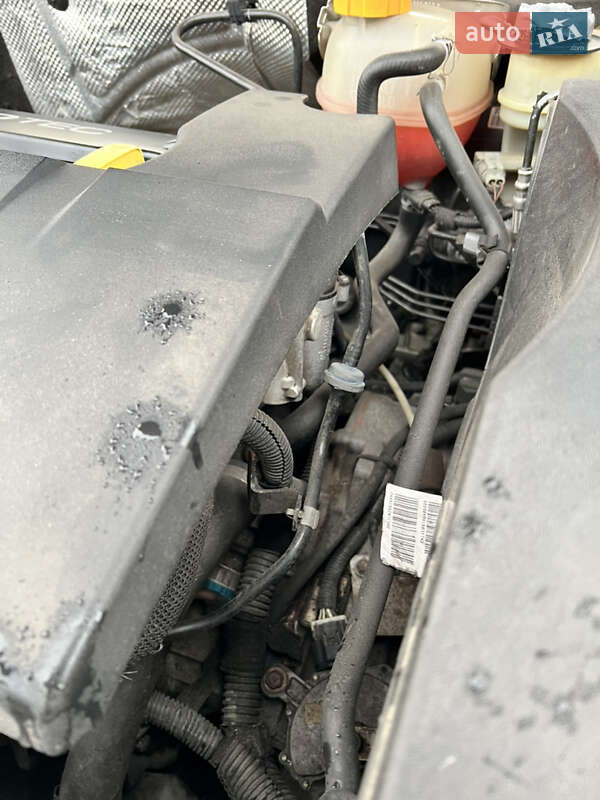 Седан Opel Vectra 2004 в Вишневому фото 26 Седан Opel Vectra 2004 в Вишневому