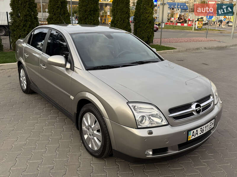 Седан Opel Vectra 2004 в Києві