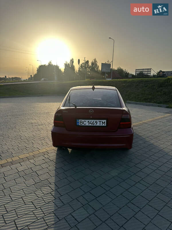 Лифтбек Opel Vectra 2000 в Львове