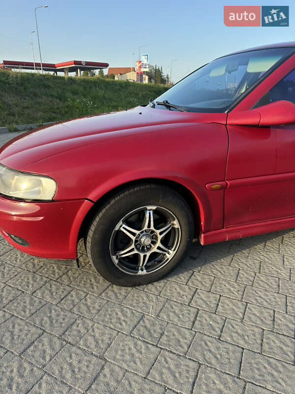 Лифтбек Opel Vectra 2000 в Львове