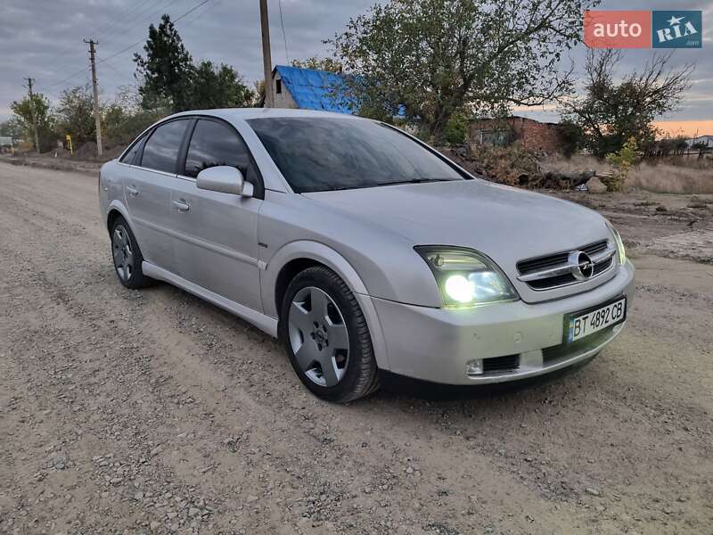 Лифтбек Opel Vectra 2003 в Николаеве фото Лифтбек Opel Vectra 2003 в Николаеве