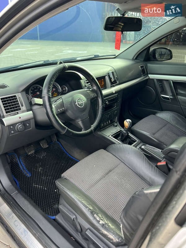 Лифтбек Opel Vectra 2004 в Нововолынске фото 18 Лифтбек Opel Vectra 2004 в Нововолынске