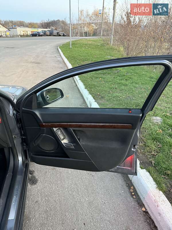 Седан Opel Vectra 2002 в Ізюмі