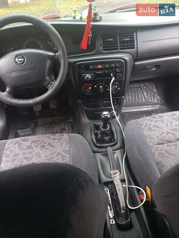 Седан Opel Vectra 1996 в Тернополе фото 17 Седан Opel Vectra 1996 в Тернополе
