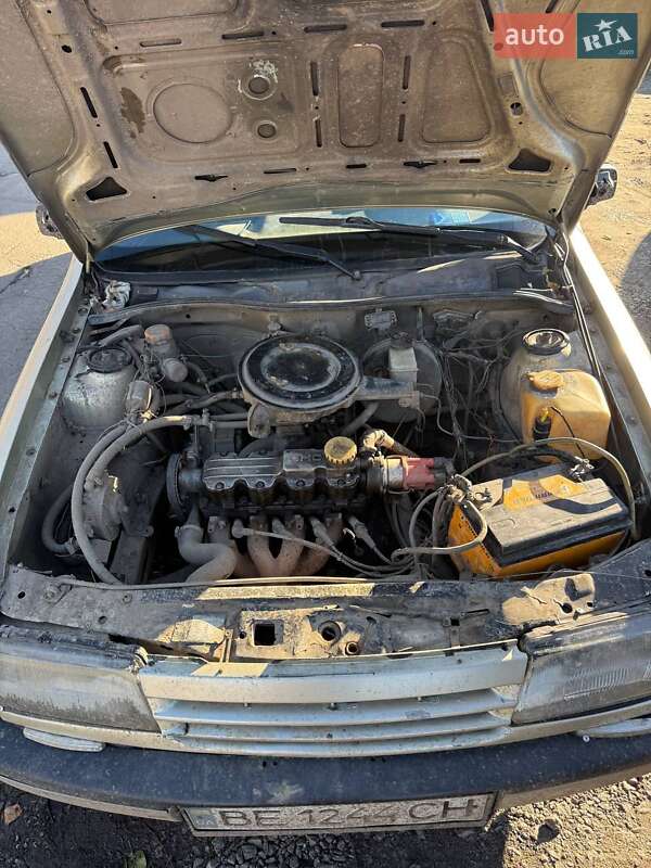 Седан Opel Vectra 1989 в Маньковке