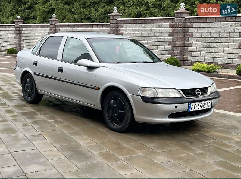 Седан Opel Vectra 1996 в Ивано-Франковске фото 2 Седан Opel Vectra 1996 в Ивано-Франковске