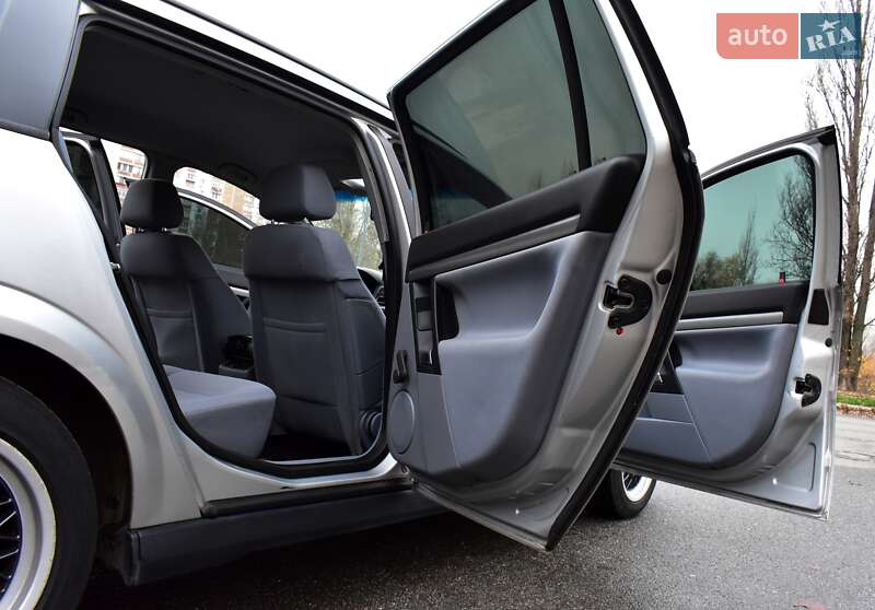 Универсал Opel Vectra 2004 в Киеве