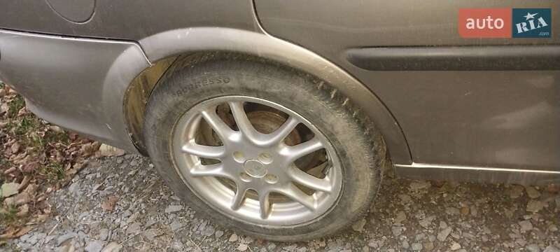 Седан Opel Vectra 1997 в Львове