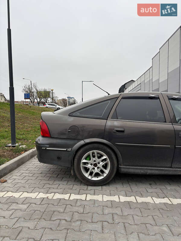 Ліфтбек Opel Vectra 2000 в Івано-Франківську