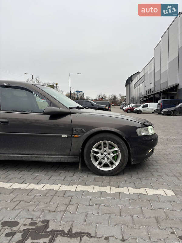 Ліфтбек Opel Vectra 2000 в Івано-Франківську