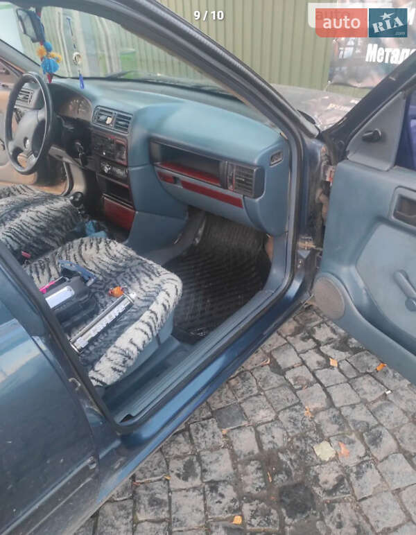 Седан Opel Vectra 1990 в Золочеві
