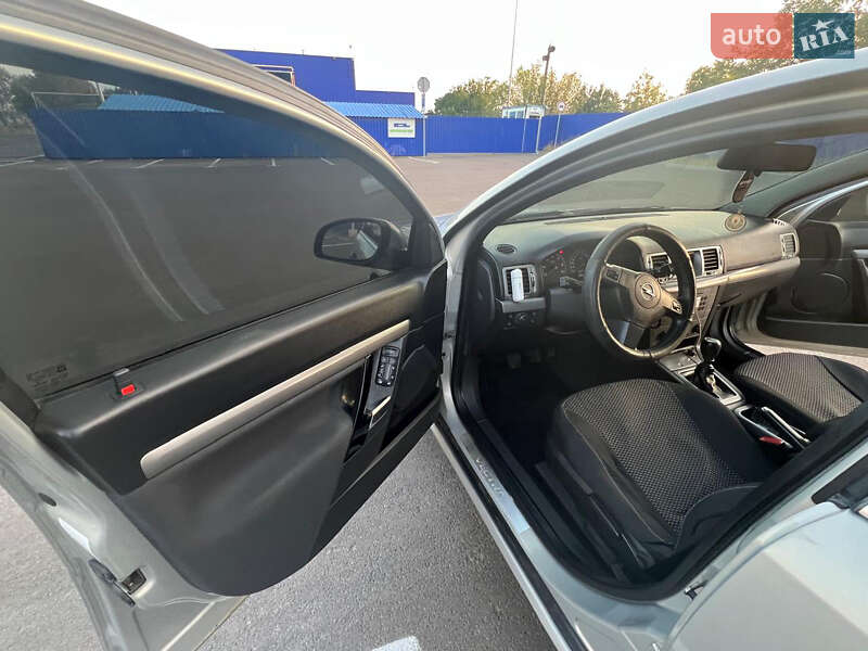 Седан Opel Vectra 2006 в Херсоне