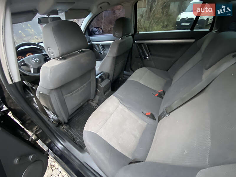 Седан Opel Vectra 2002 в Ромнах