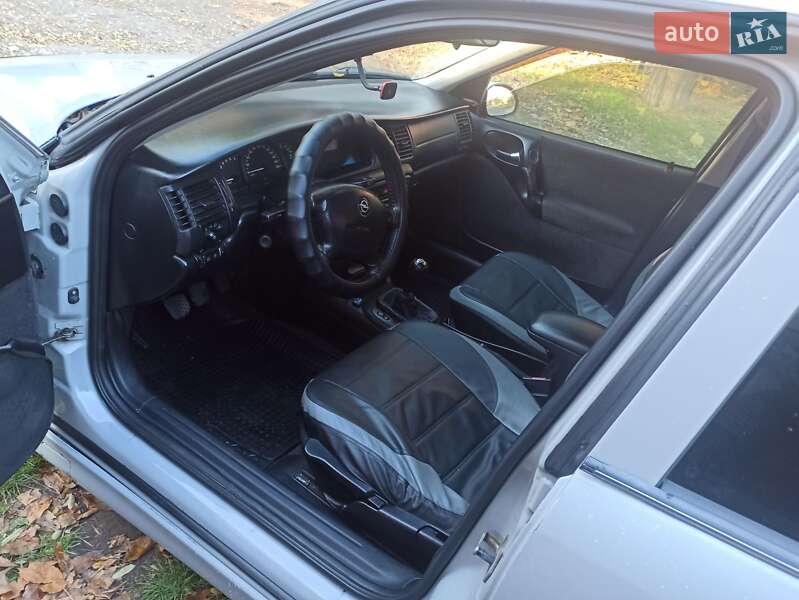 Седан Opel Vectra 1997 в Каменском
