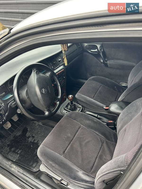 Седан Opel Vectra 2000 в Тернополі