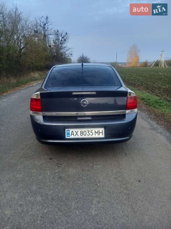 Седан Opel Vectra 2006 в Зміїві