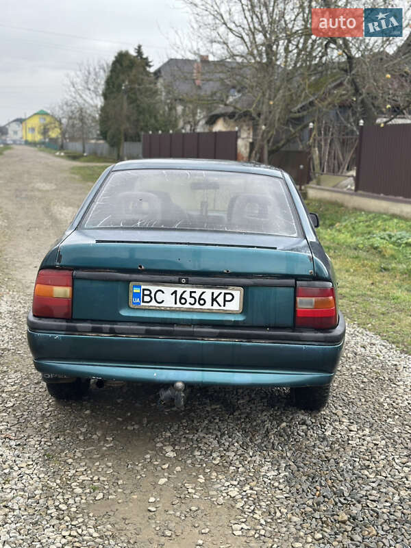 Седан Opel Vectra 1994 в Самборе