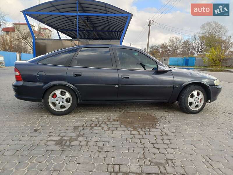 Лифтбек Opel Vectra 1998 в Херсоне